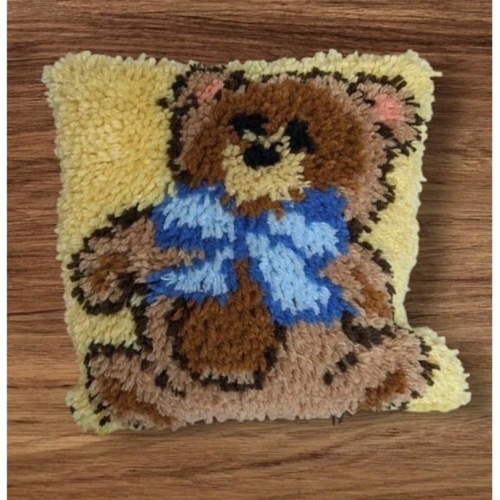 Teddy Bear Pillow Latch Hook Handmade Throw Accent Rug Shag Vtg 1980s Complete
